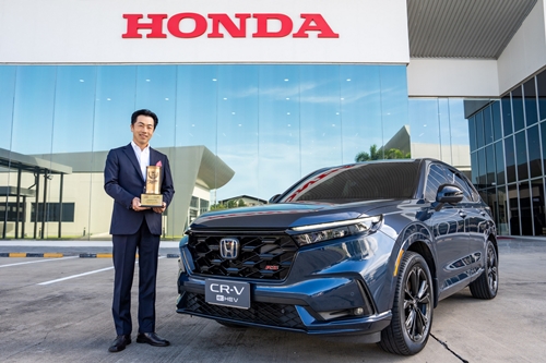 ฮอนด้า คว้า 2 รางวัล จากงาน Thailand Car of the Year 2023 โดย ซีอาร์-วี ใหม่ คว้ารางวัลรถยนต์ยอดเยี่ยมประจำปี 2566  พร้อมด้วย รางวัลผู้จำหน่ายรถยนต์กลุ่ม xEV สูงสุดประจำปี 2565