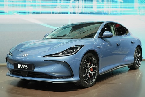 เอ็มจี เผยโฉม NEW MG IM5 และ NEW MG ETERRON 9 ครั้งแรกในประเทศไทย  พร้อมข้อเสนอพิเศษครบทุกรุ่น ในงาน Motor Expo 2025