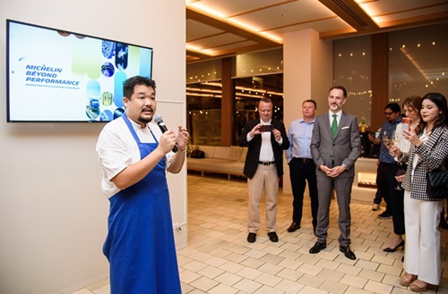 ‘โกท’ ร้านหนึ่งดาวมิชลิน โชว์ฝีมือรังสรรค์อาหาร สะท้อน “ศาสตร์แห่งการผสมผสาน” ด้วยแรงบันดาลใจจาก “วัสดุคอมโพสิต”   ในงาน Michelin Asia Pacific Media Day ประจำปี 2568