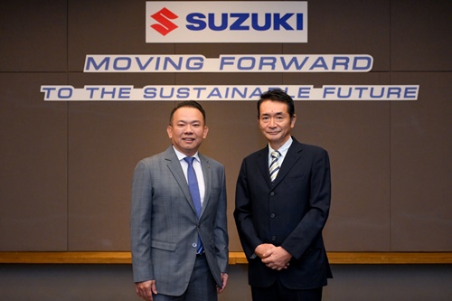 ซูซูกิ ยกระดับงานบริการลูกค้าเปิดแคมเปญ Suzuki Worry Free ฟรี! ค่าแรงเช็กระยะนาน 3 ปี  ฟรี รถสำรองใช้ระหว่างซ่อม เป้าหมายมีอะไหล่รองรับรถยนต์ทุกรุ่นนาน 10 ปี  ชูแอปพลิเคชัน HELLO SUZUKI ช่วยดูแลลูกค้า พร้อมลุยขยายศูนย์บริการครอบคลุมทั่วไทยเพิ่มเติมอีก 6 แ
