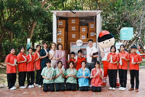 รถทันตกรรมเคลื่อนที่สำหรับตรวจสุขภาพช่องปากและฟัน ภายใต้แนวคิด “TOYOTA GIVING ขับเคลื่อนไทยให้ยั่งยืน”